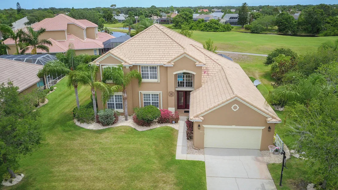 Photo of 885 Chatsworth Drive