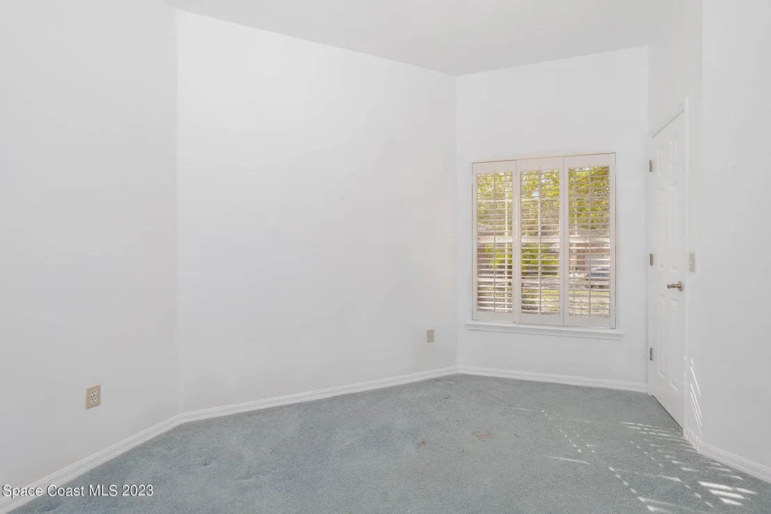 Photo of 484 Arrowmount Place
