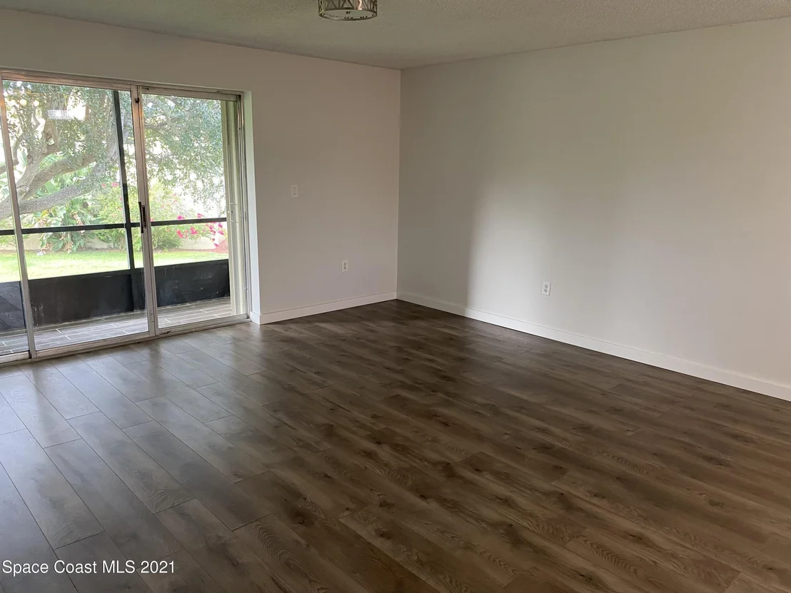 Photo of Unit 4B at 2500 Eagle Dr