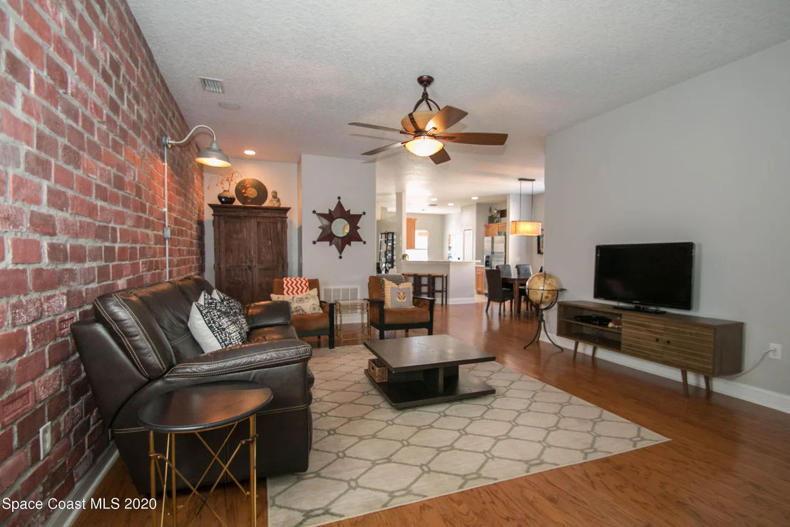 Photo of 1410 Bridgeport Circle