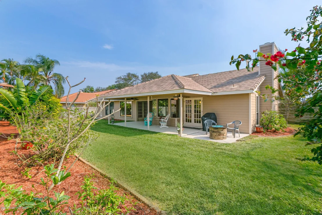 Photo of 552 Rio Casa Drive N