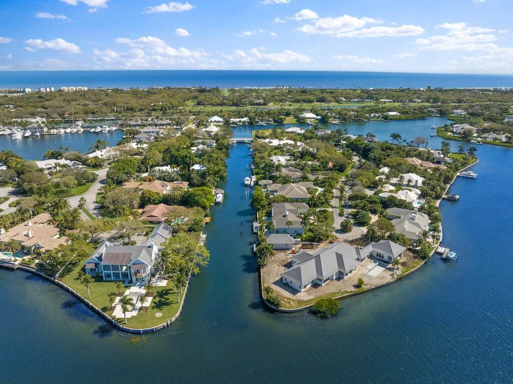 Photo of 501 River Drive