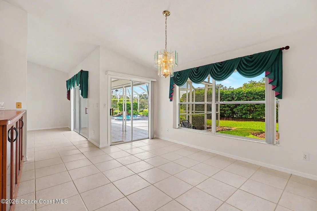Photo of 1230 Meadowbrook Road NE