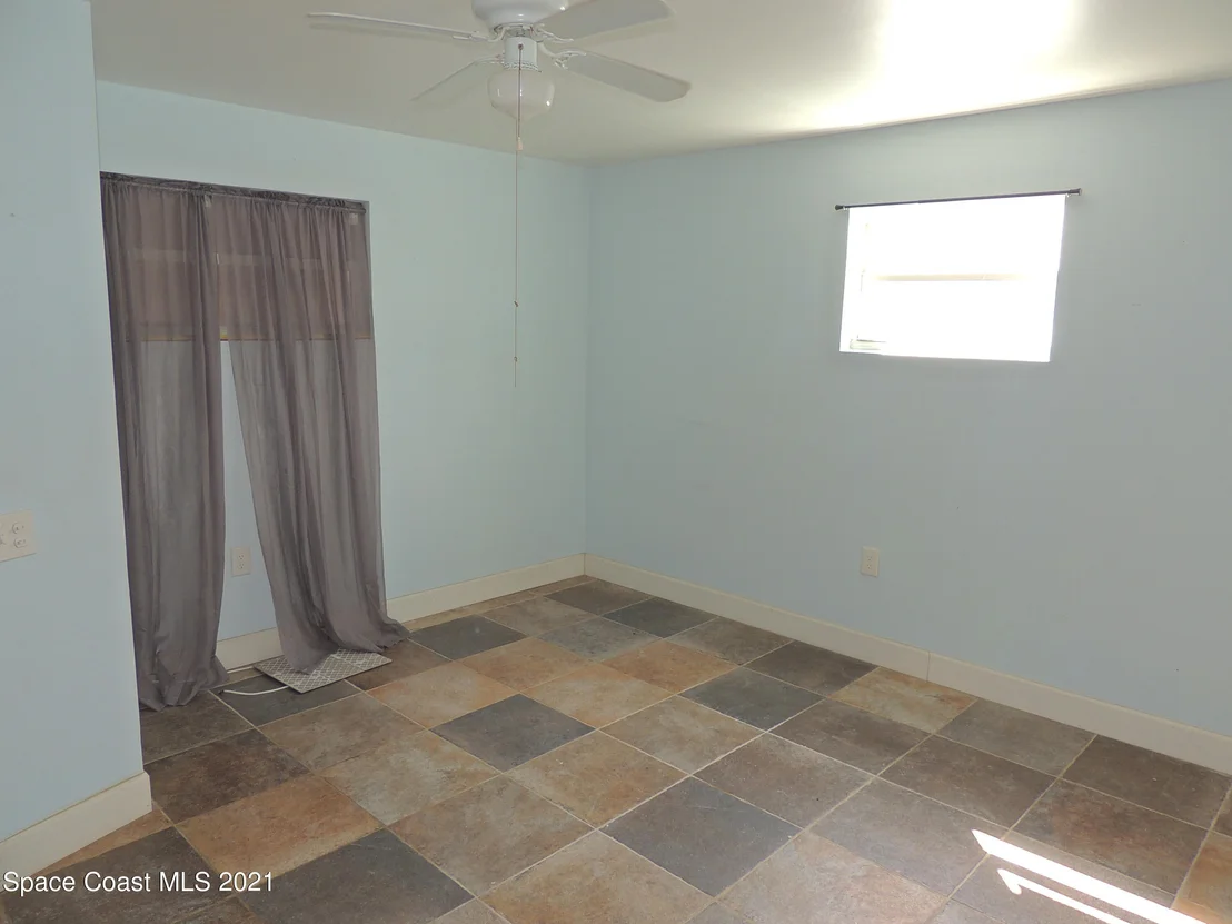 Photo of 2250 Shell Avenue
