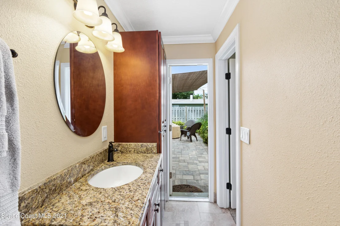 Photo of 2416 Lakeview Drive