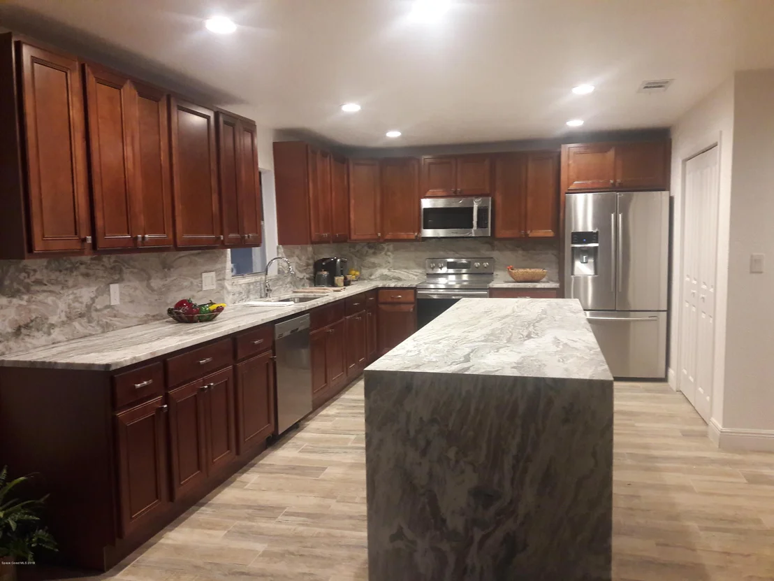 Photo of 1141 Fairlawn Drive