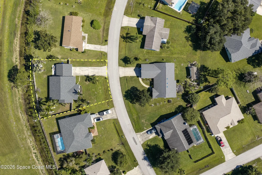 Photo of 449 NE Gilbert Drive NE