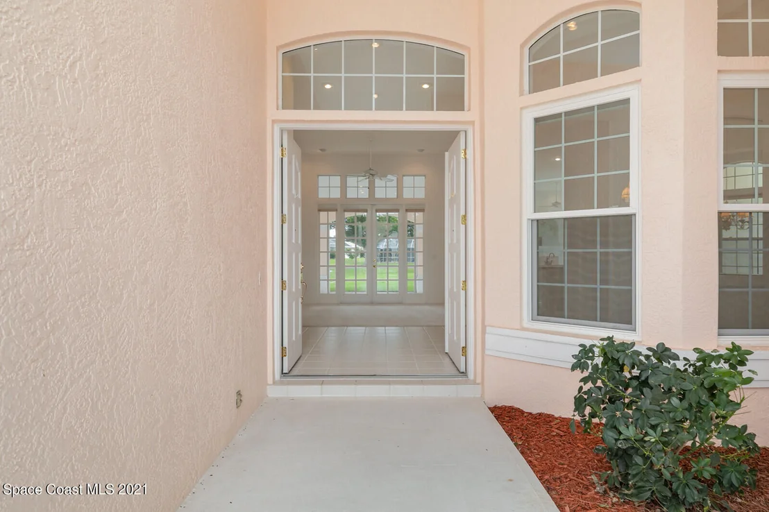 Photo of 476 Kimberly Drive