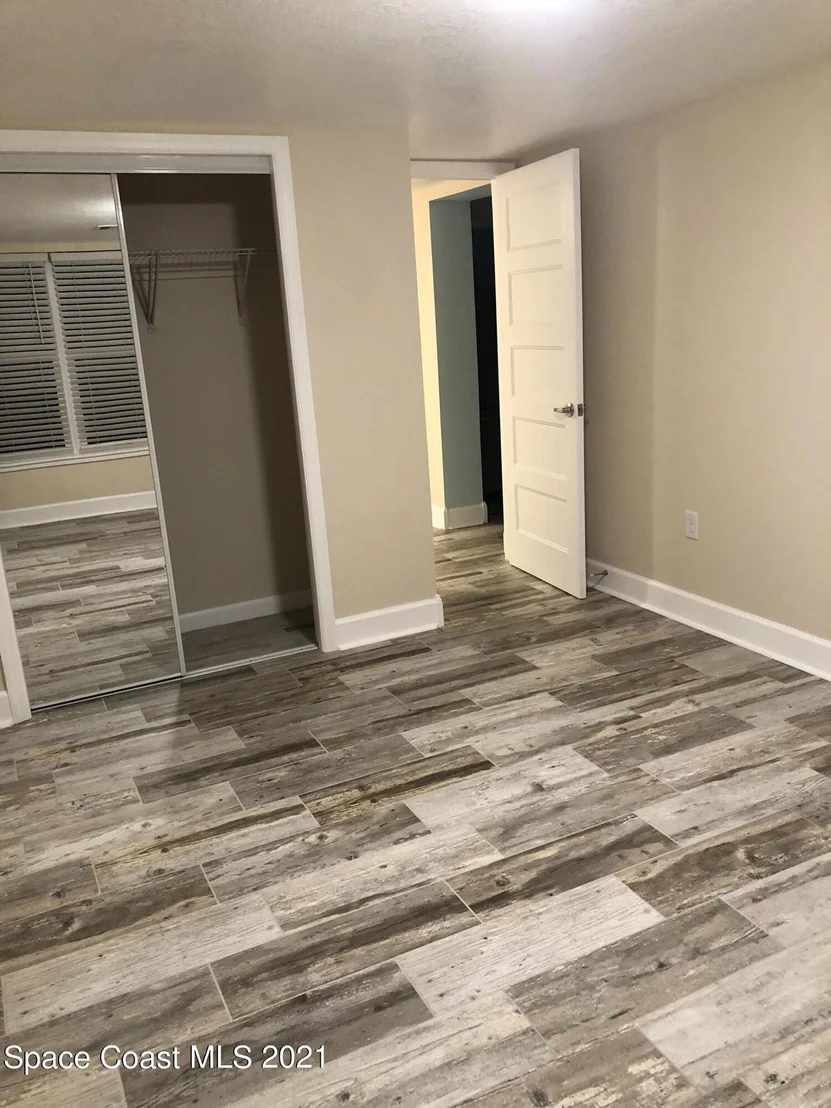 Photo of 693 Everglade Drive
