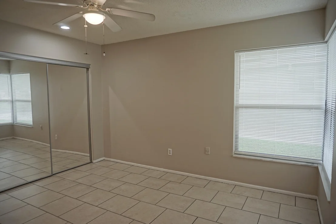 Photo of 971 Fulton Lane NE