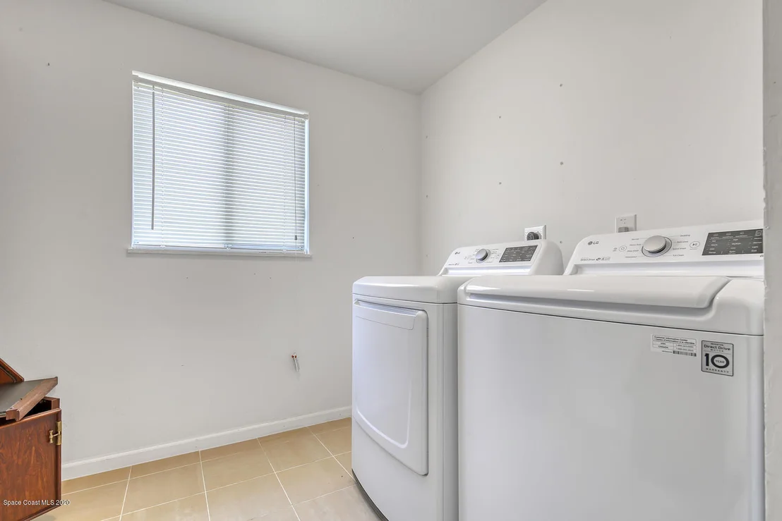 Photo of 930 Bacon Circle NE