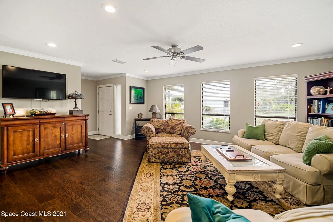 Photo of 380 Mosswood Boulevard