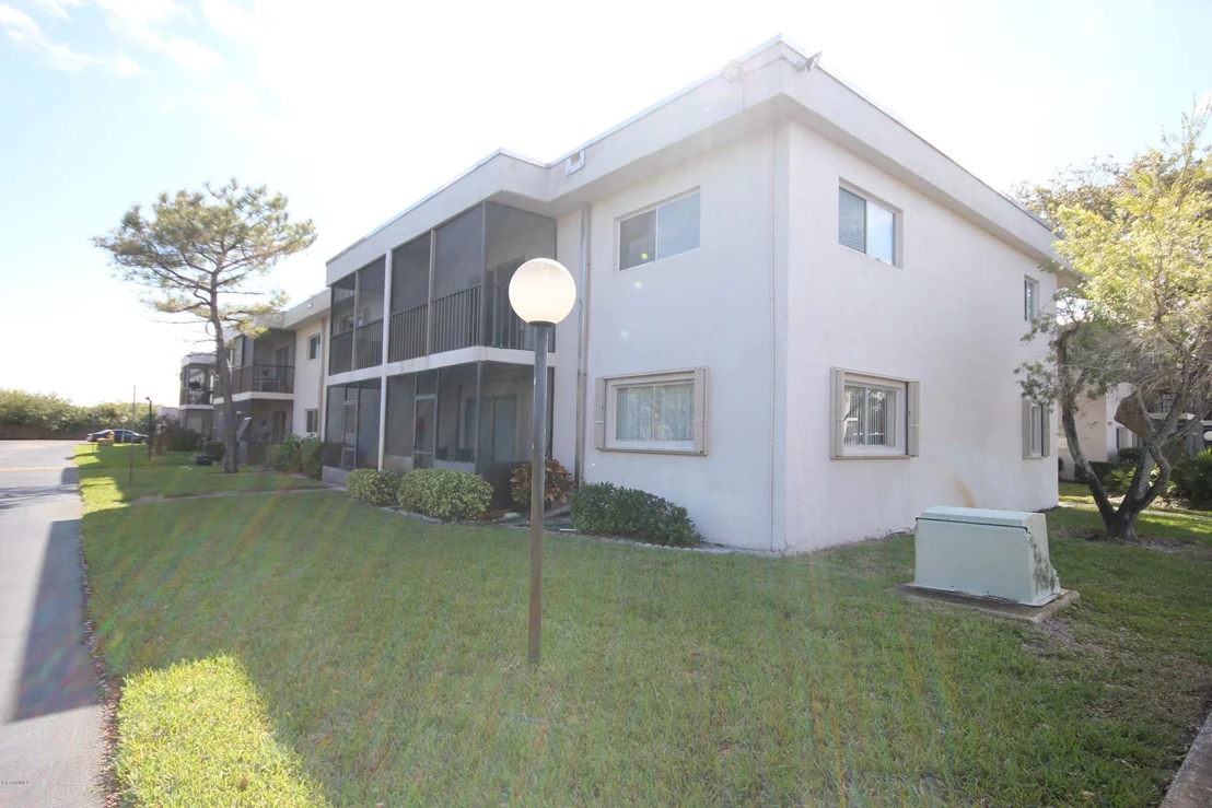 Photo of Unit 128 at 2975 Thrush Drive