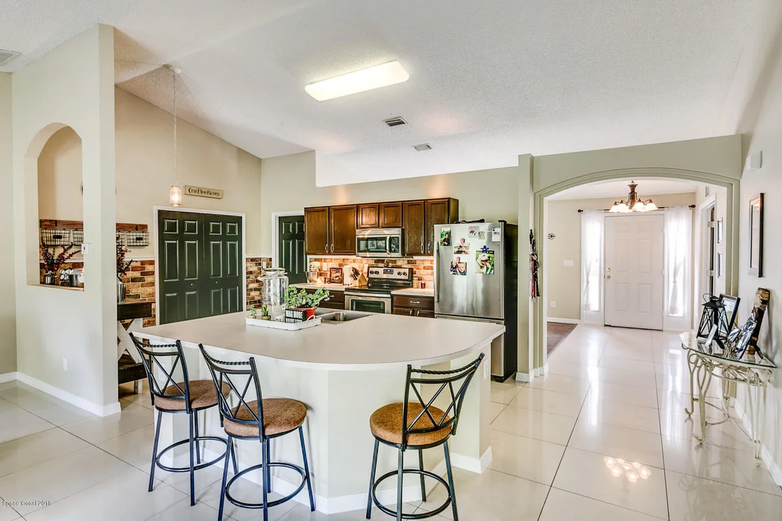 Photo of 6365 Ainsworth Road