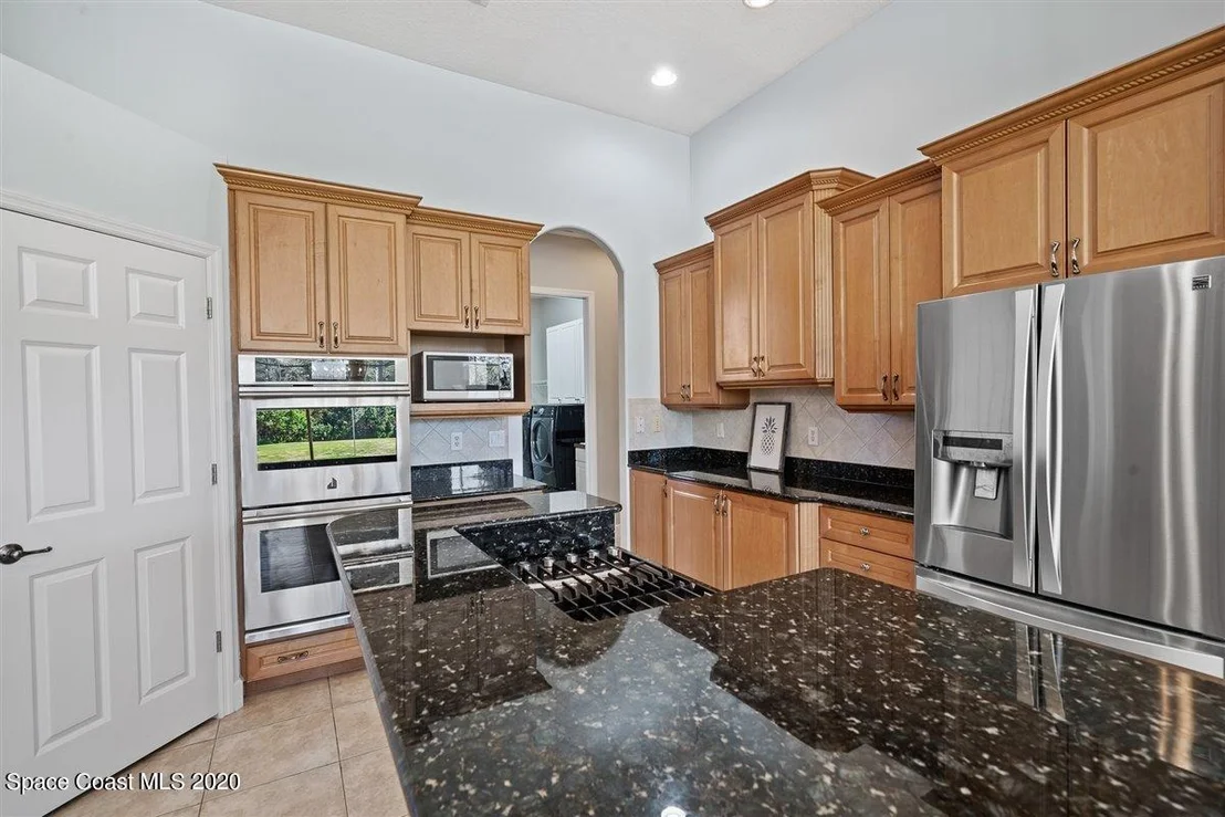 Photo of 925 Chatsworth Drive