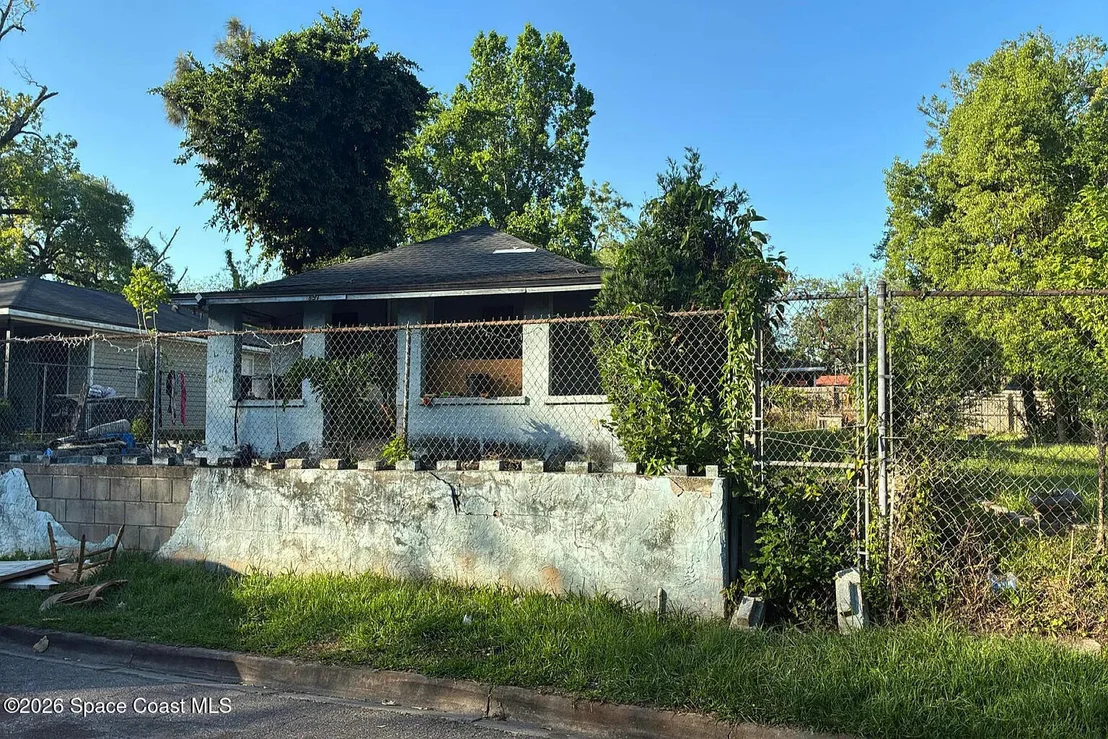 Photo of 857 Benbow Street