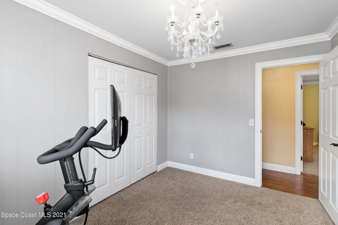 Photo of 2416 Lakeview Drive