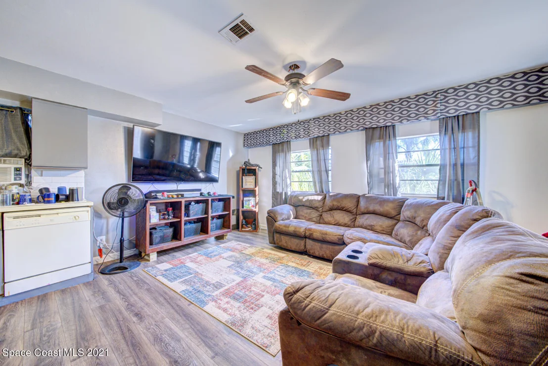 Photo of 1213 Vassar Lane