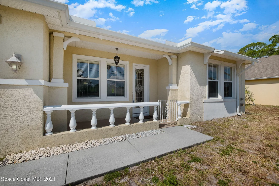 Photo of 3110 Eldron Boulevard SE