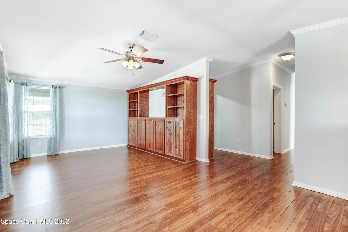 Photo of 2353 Coconut Palm Drive NE