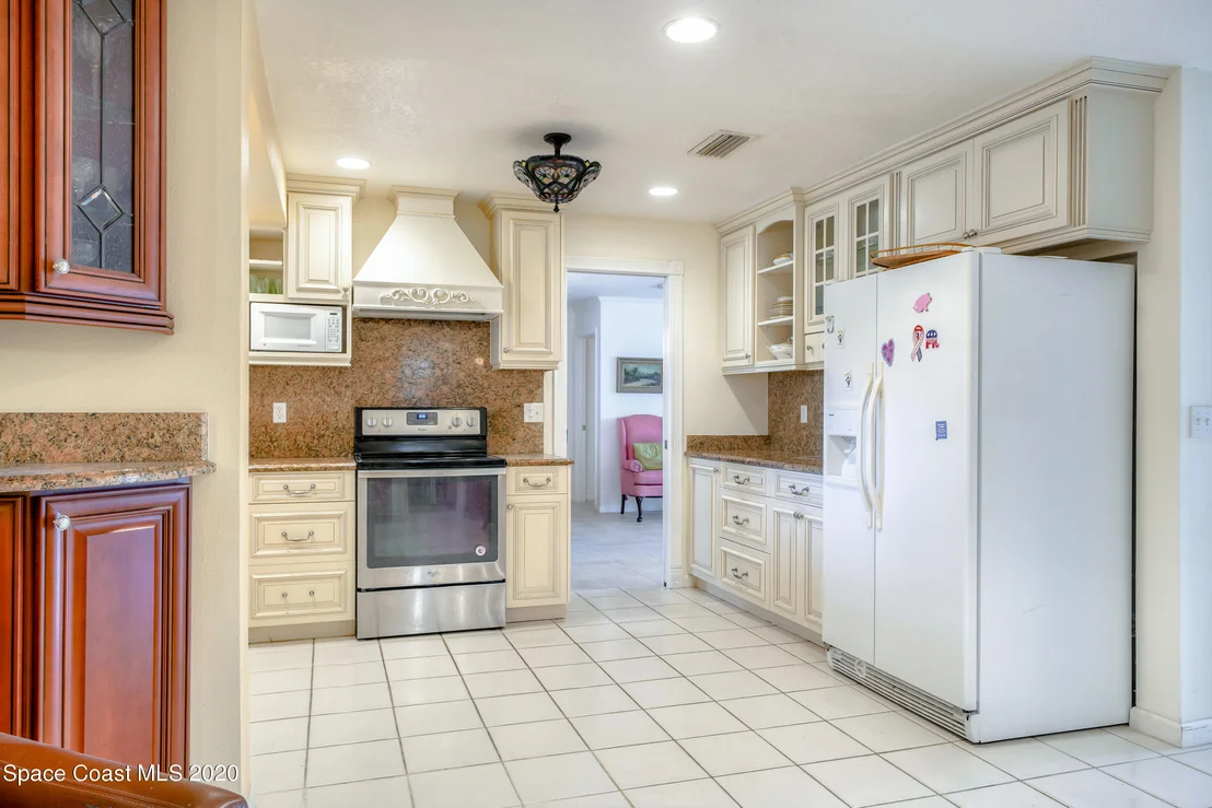 Photo of 304 HAMLIN Avenue