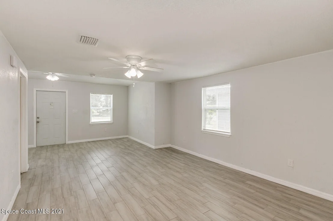 Photo of 2564 Myrtle Avenue