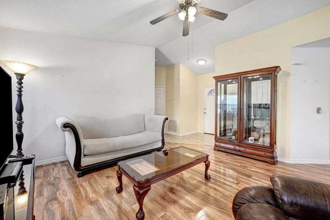 Photo of 1180 Goldenrod Circle NE