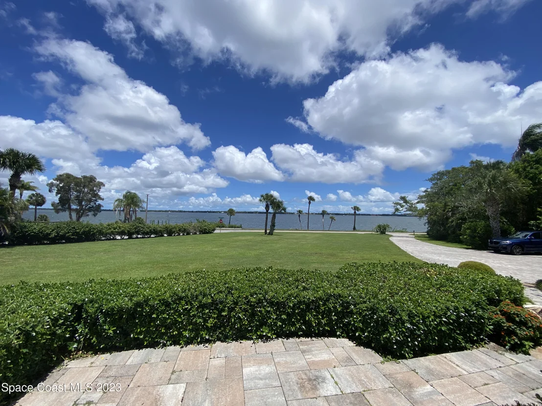 Photo of 413 N Indian River Drive