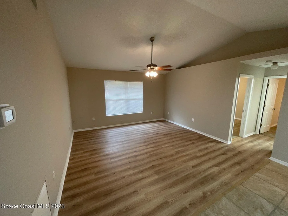 Photo of 6420 Golfview Avenue