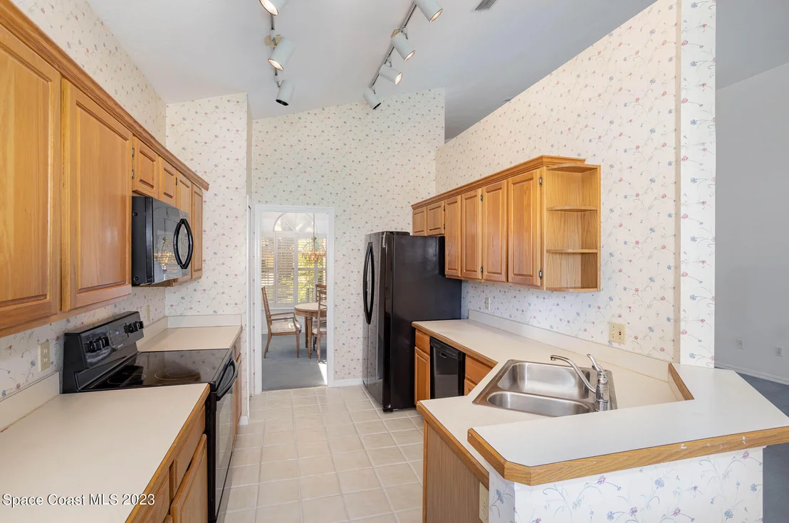 Photo of 484 Arrowmount Place