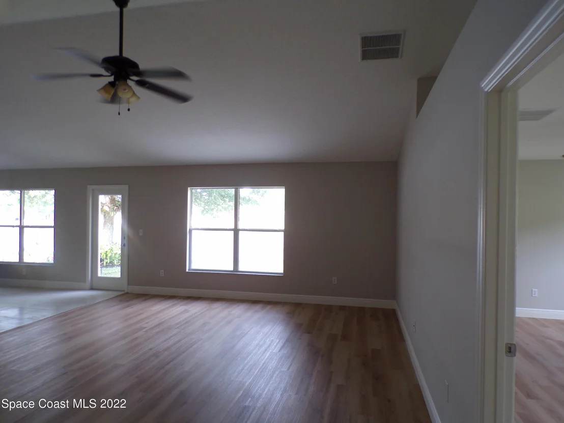 Photo of 129 Drake Way