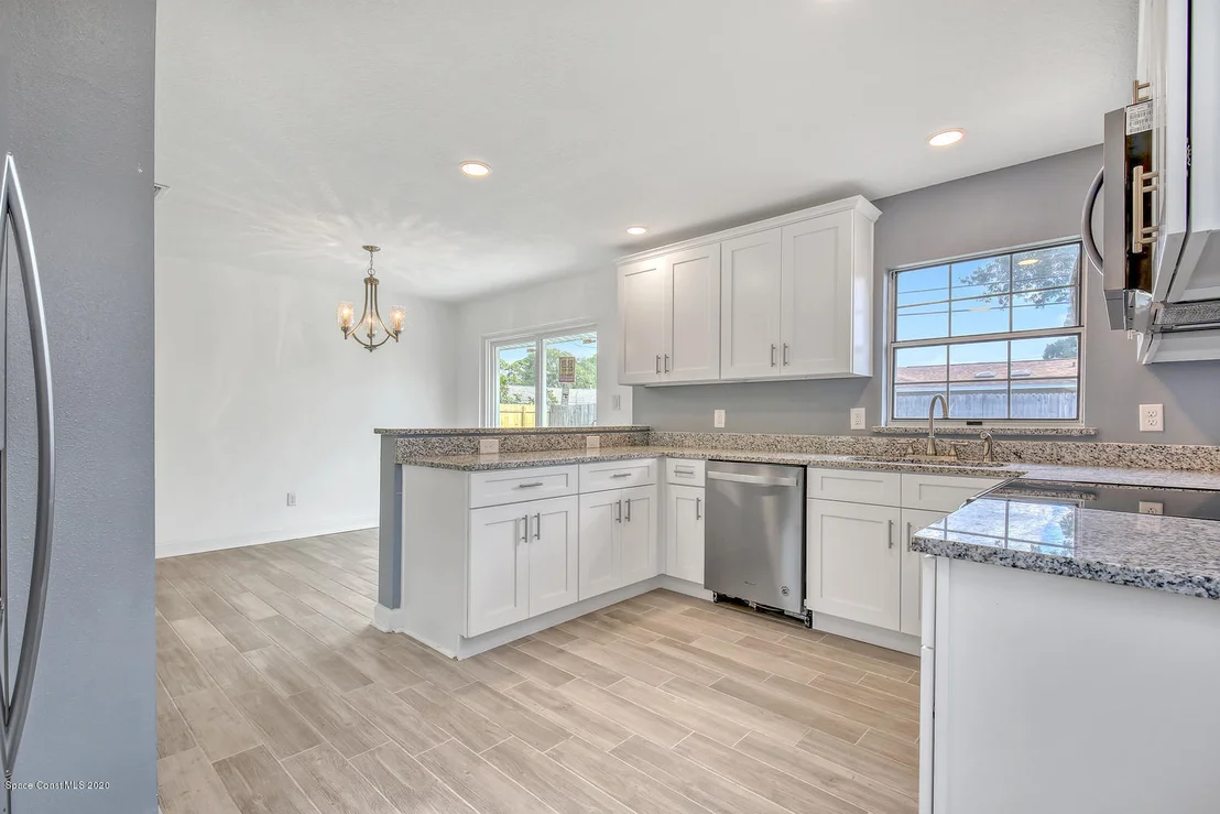 Photo of 984 Beacon Road