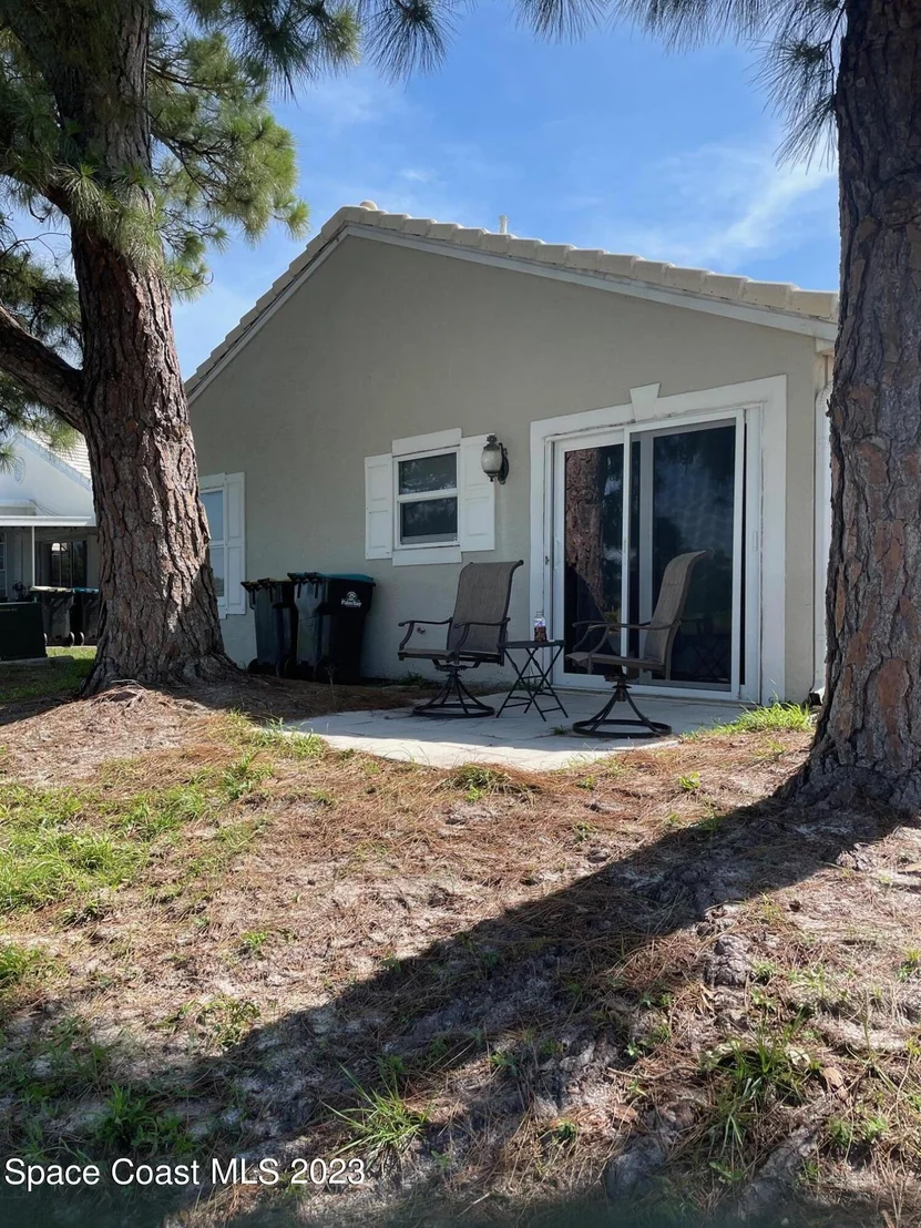 Photo of 981 Wateroak Drive NE