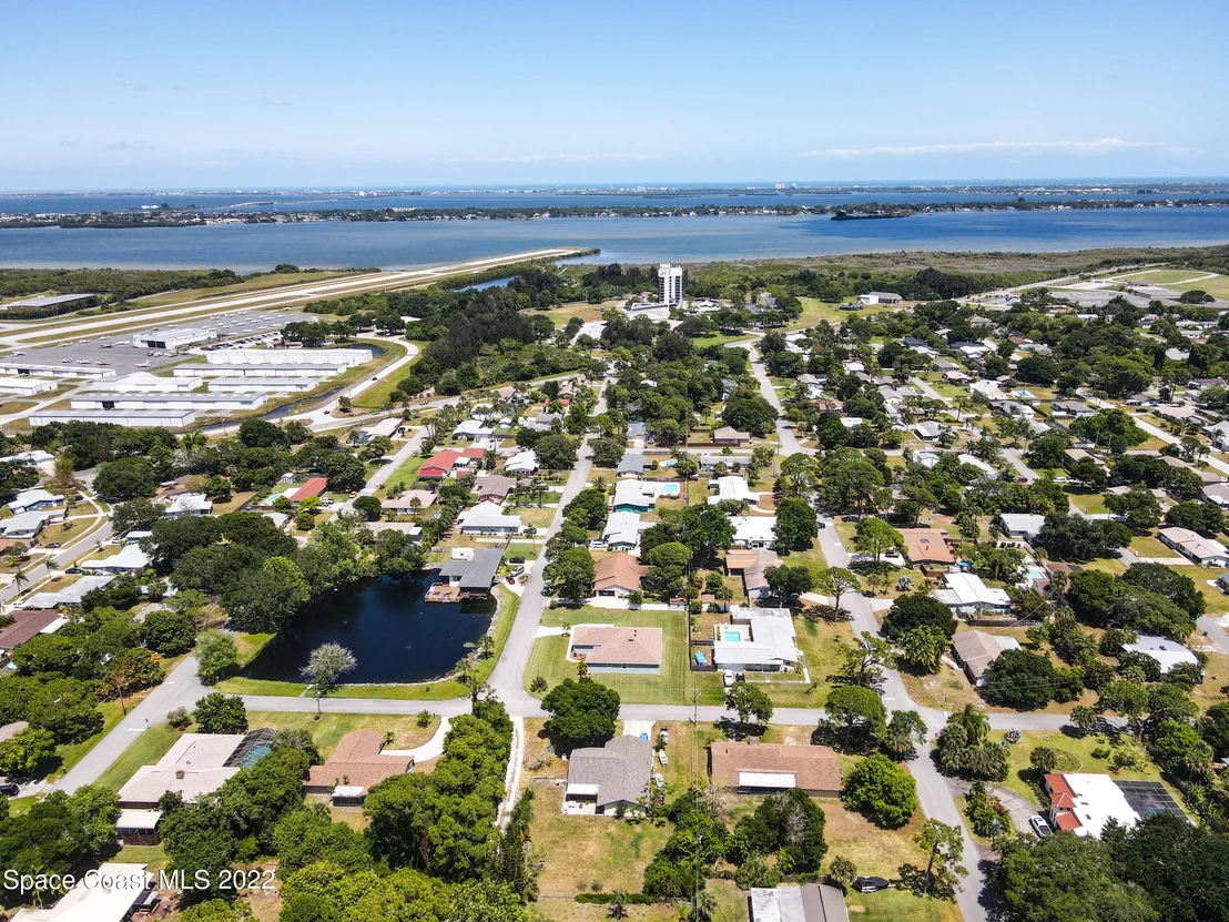 Photo of 335 Pine Boulevard