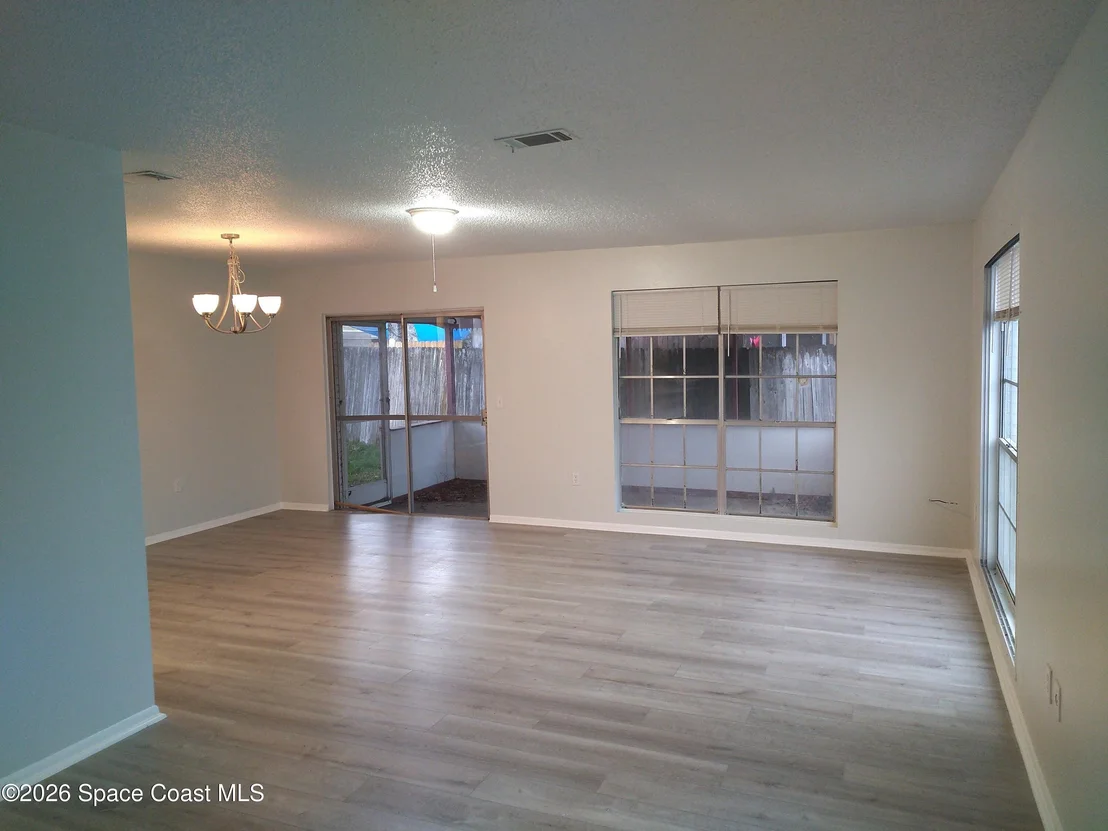 Photo of 693 John Hancock Lane