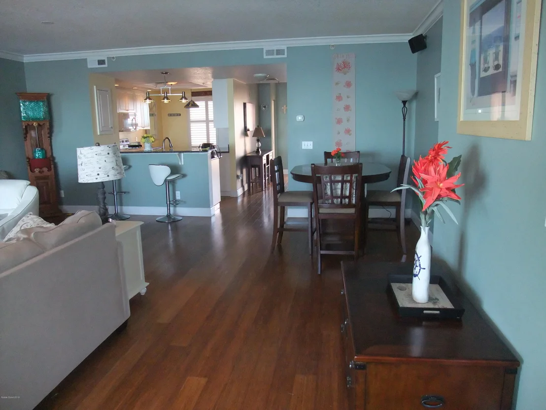 Photo of Unit 702 at 102 Riverside Drive