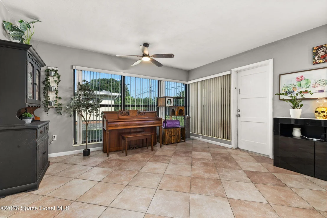 Photo of 932 Glenmore Circle
