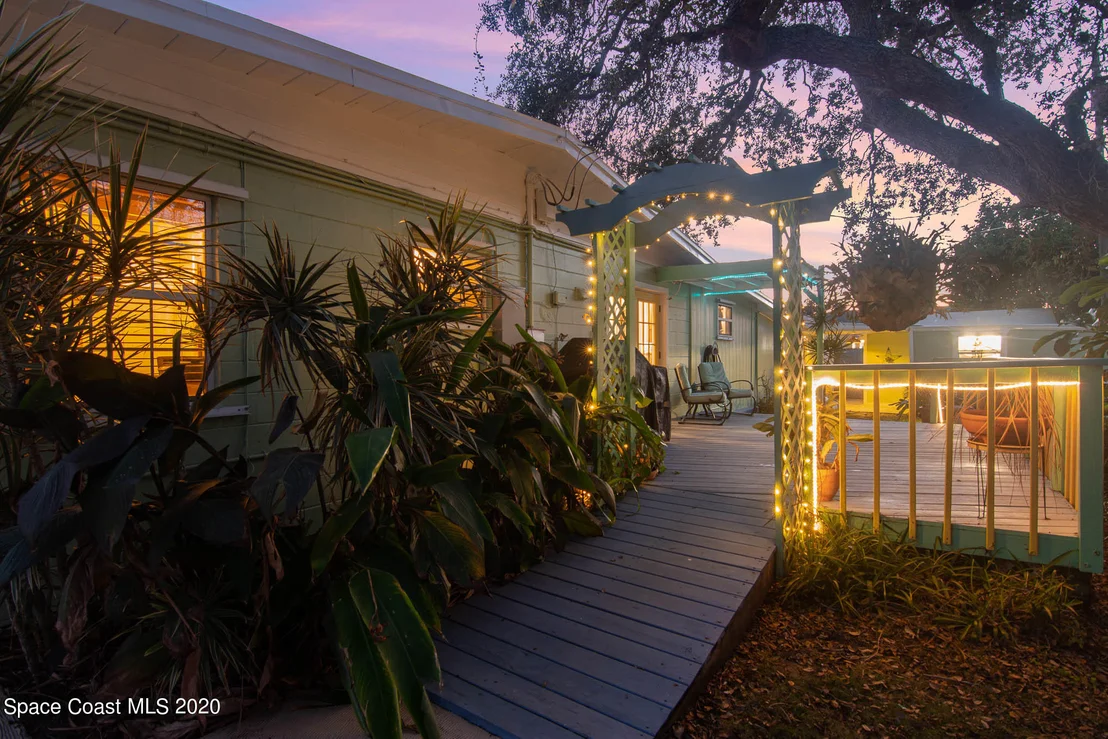 Photo of 309 Live Oak Lane