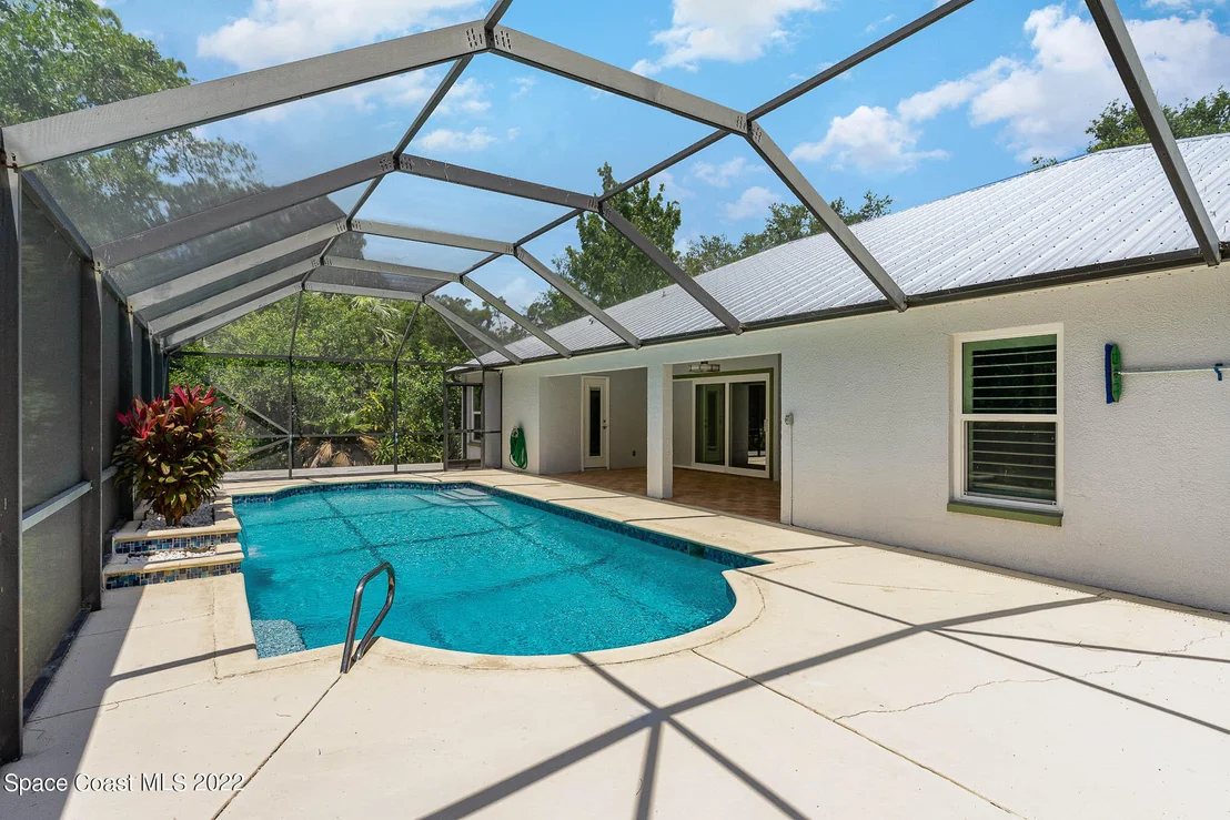 Photo of 6573 Sheridan Road