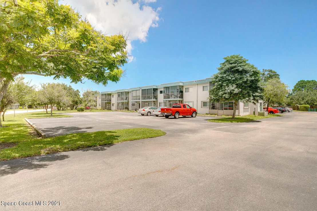 Photo of Unit 122 at 3001 Thrush Drive