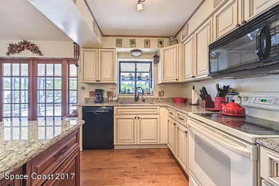 Photo of 870 Spirea Drive