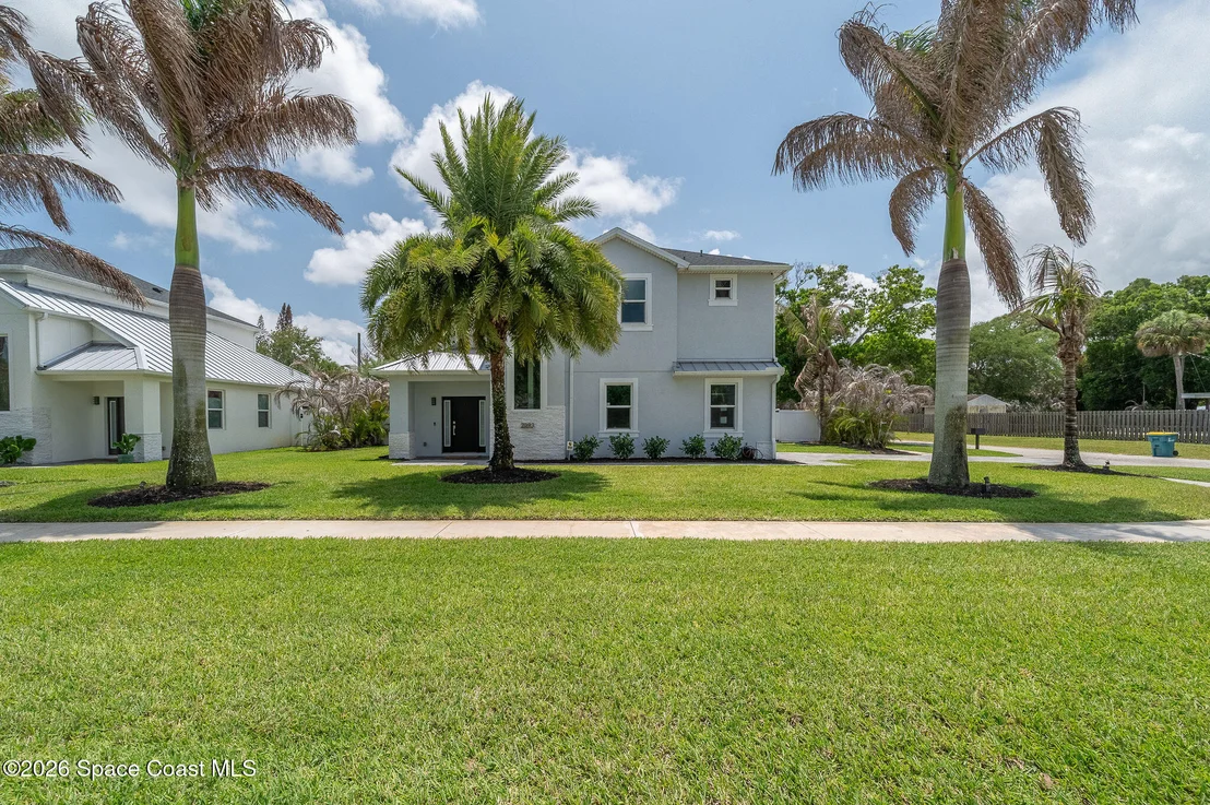 Photo of 2093 Greenway Drive