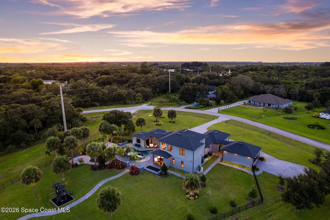 Photo of 2453 Westhorpe Drive