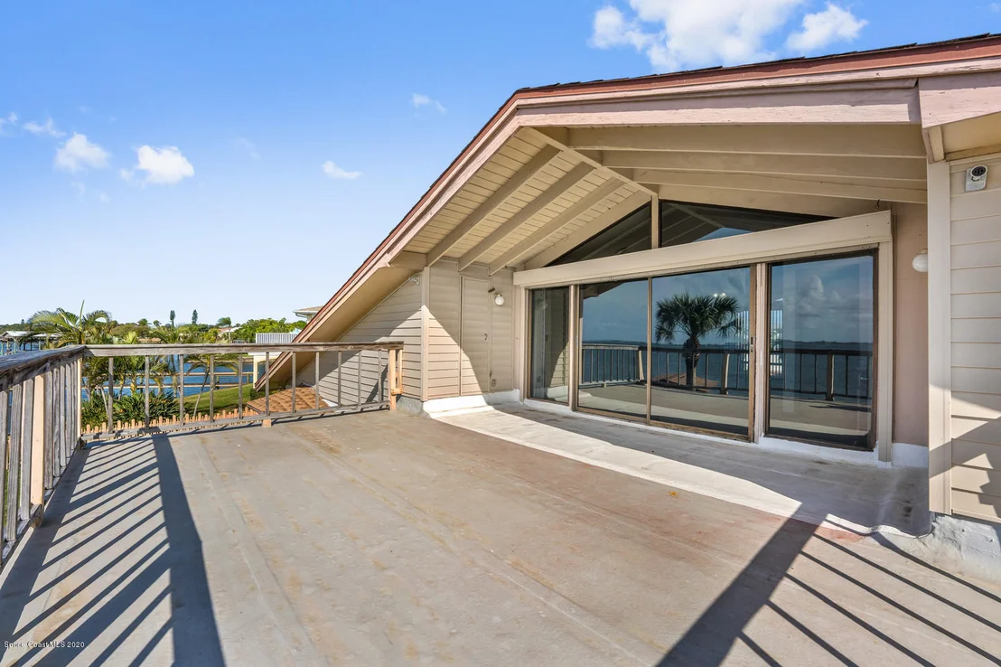Photo of 447 Riverview Lane
