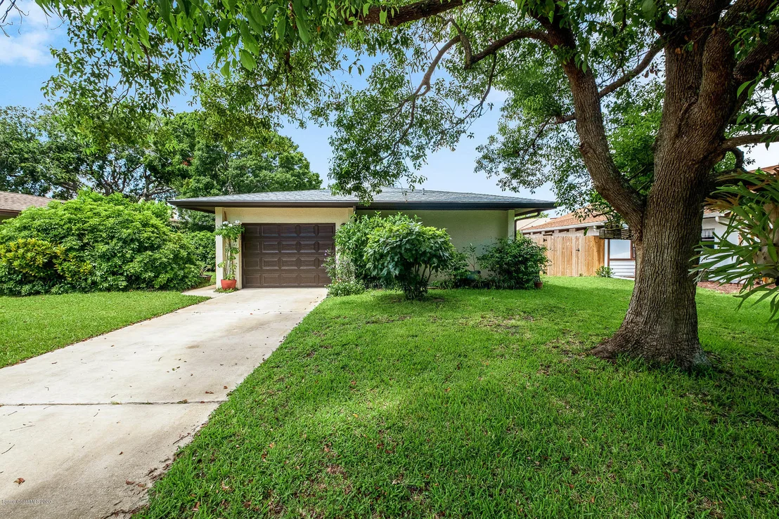 Photo of 303 Myrtlewood Road
