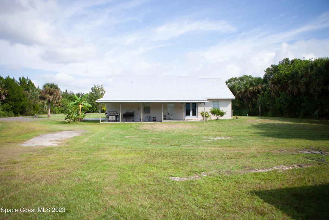 Photo of 2865 Lionel Road