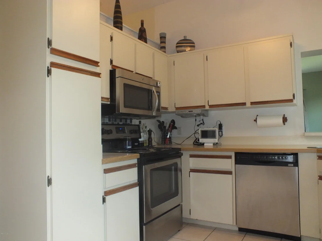 Photo of 880 Yorktowne Drive