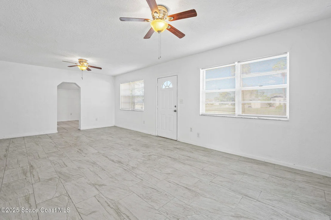 Photo of 907 Espanola Way