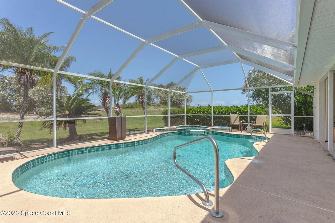 Photo of 2386 Golf Vista Boulevard