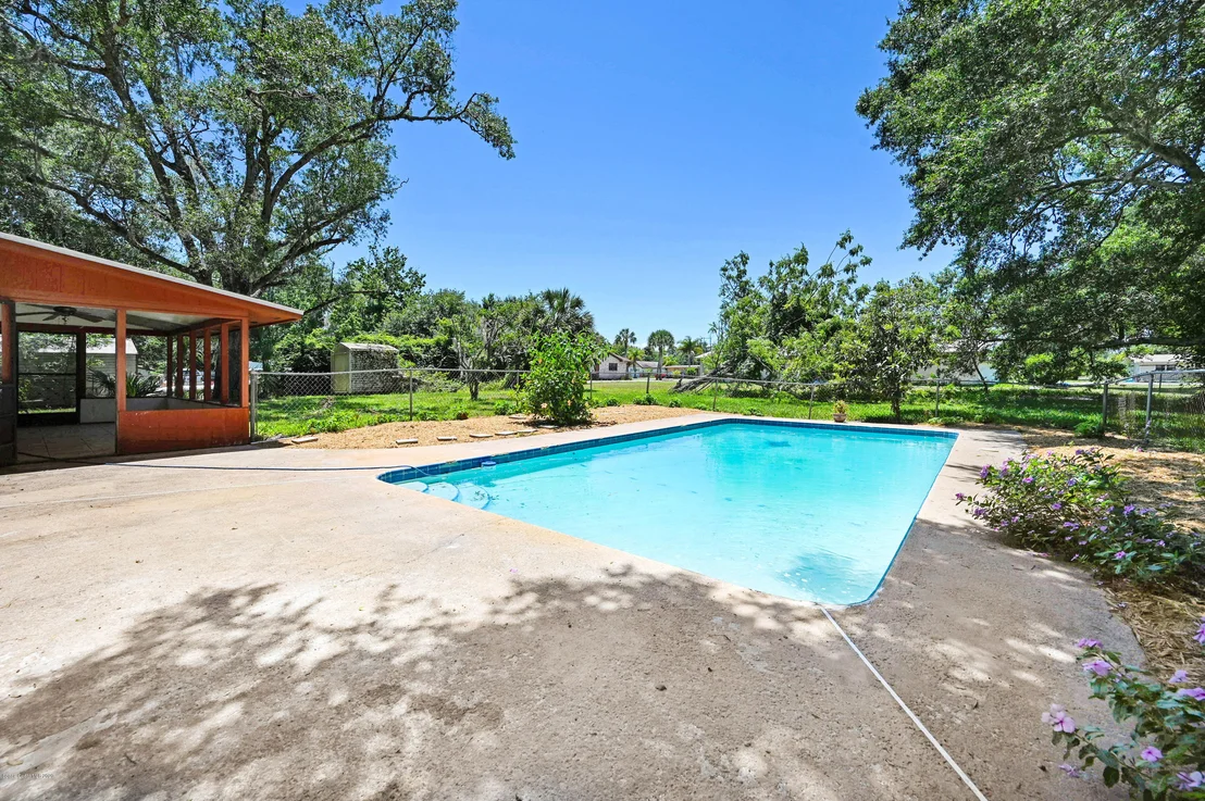 Photo of 6050 Mangrove Street